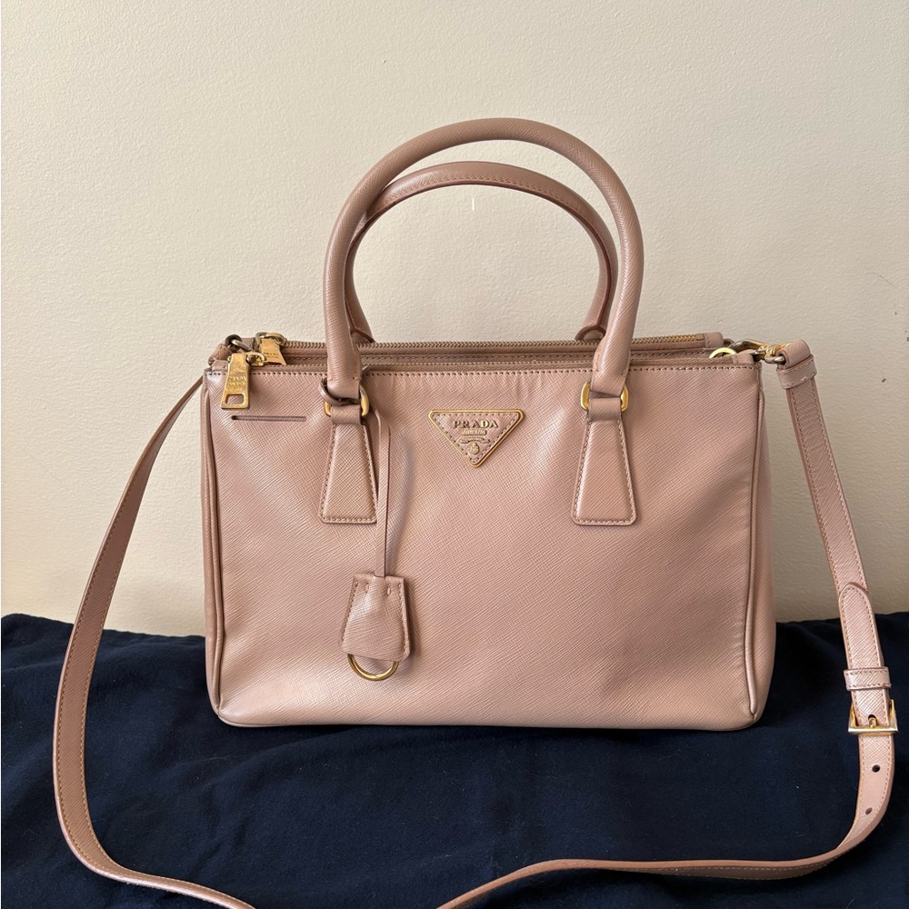 PRADA Galleria Saffiano Tote Medium Biege Leather